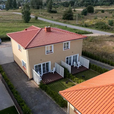 2 House Between Two Lakes