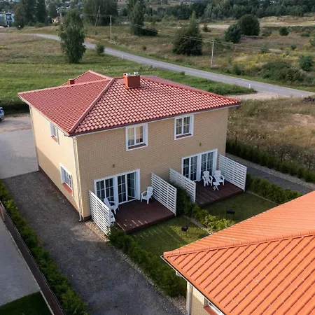 2 House Between Two Lakes *