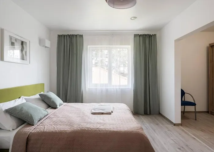 Будинок відпочинку 2 House Between Two Lakes *