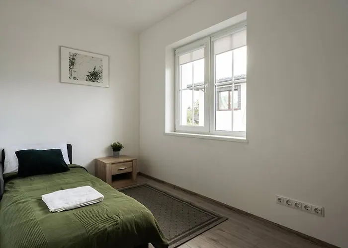 2 House Between Two Lakes *